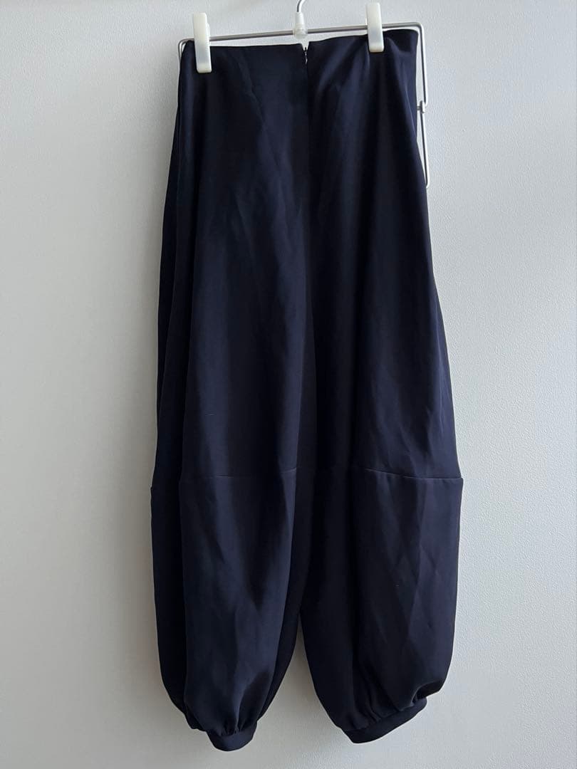 ENFOLD ミリオーネ クロップド バルーンパンツ ※カラーはネイビー