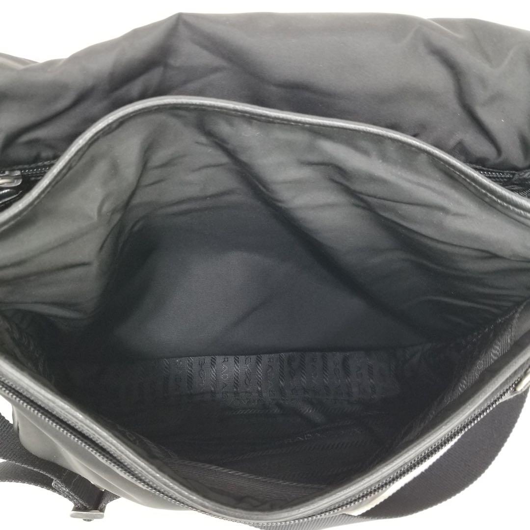 プラダ　ナイロン製 ブラック メッセンジャーバッグ