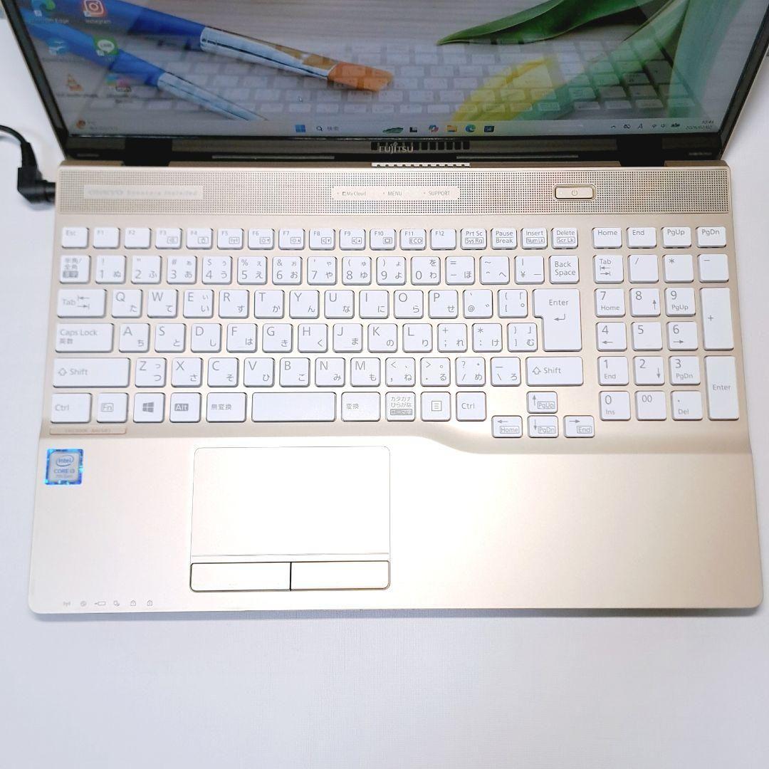 I95 富士通ノートパソコン ゴールド 第7世代i3/SSD Windows11