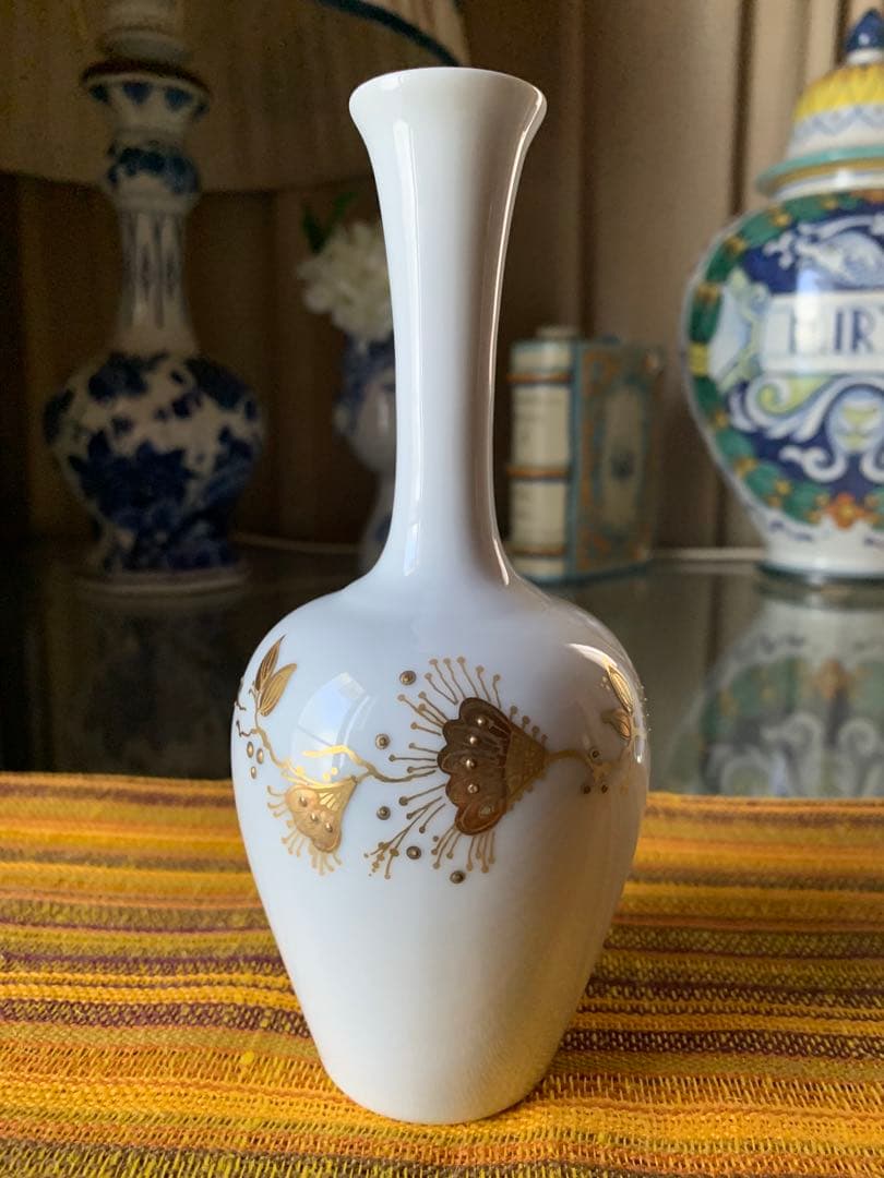 ビヨンヴィンブラッド　ビンテージ・ローゼンタール白磁に金彩蓋物・花瓶セット！