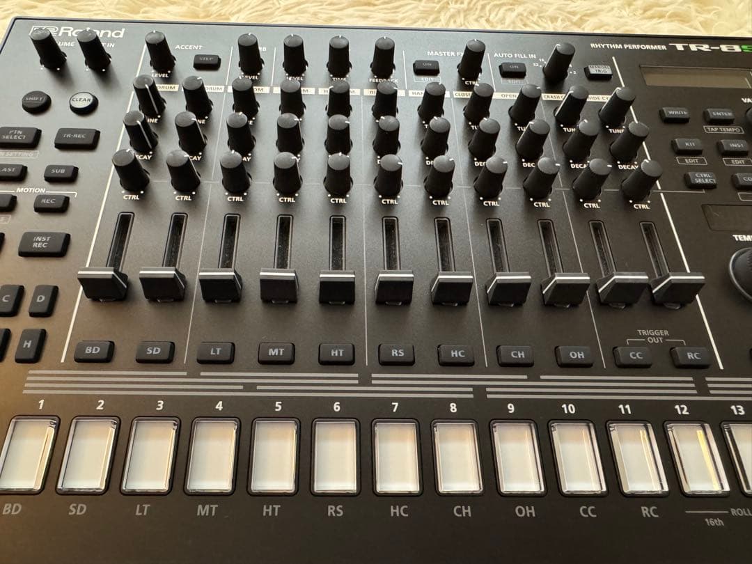 Roland TR-8S 超美品 完動品 AIRAシリーズ ドラムマシン