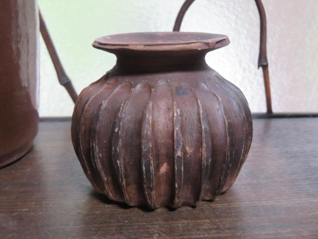 ◆377◆ 灰陶鎬文瓶　花瓶　イラン　テッペハサンル　黒釉篠木文壺