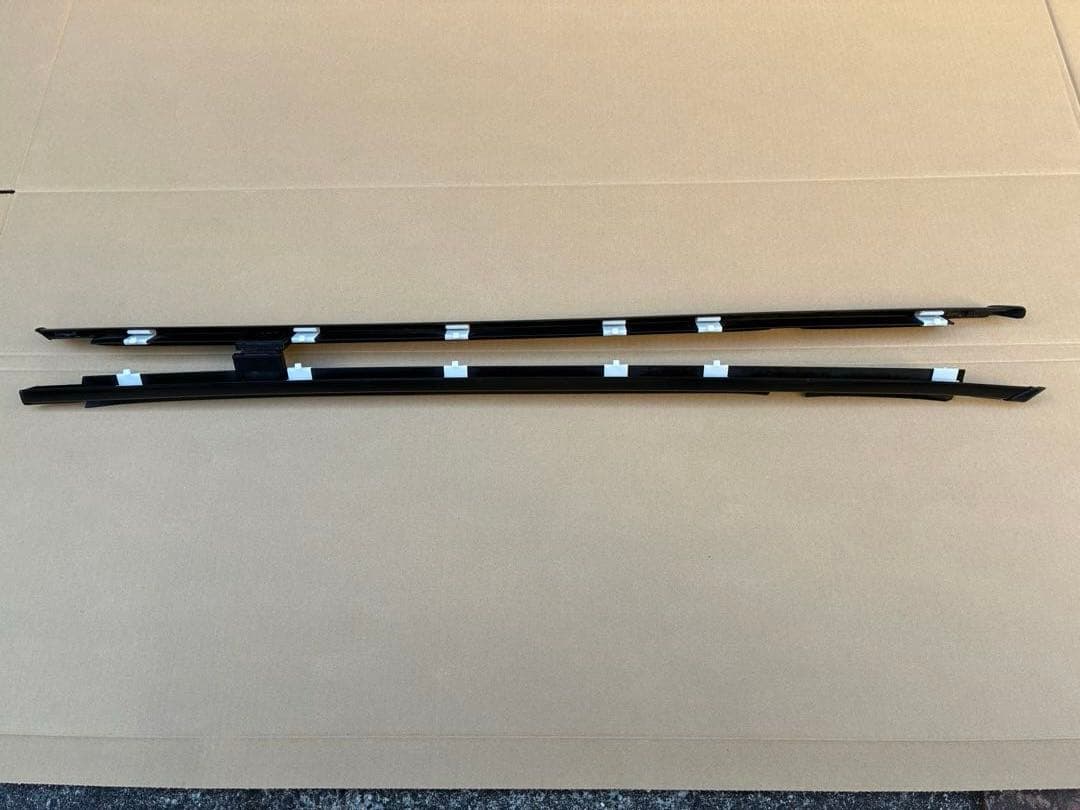 スズキカプチーノ　ドアアウタウェザストリップ