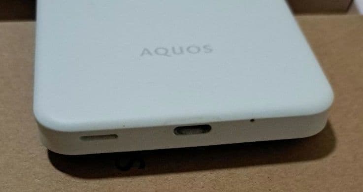 SHARP AQUOS with3 ホワイト 本体 SIMフリースマホ アクオス