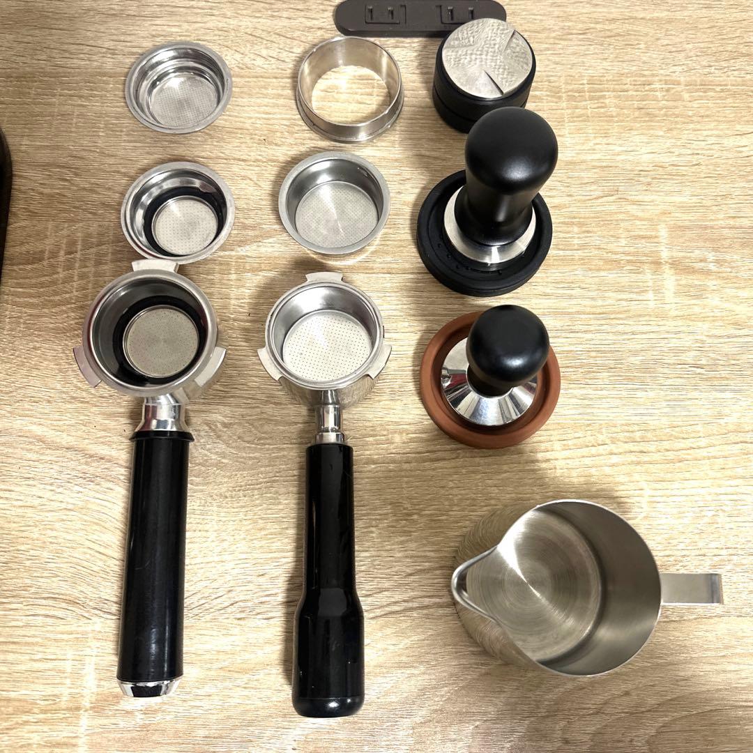 デロンギ　エスプレッソマシン　デディカ【付属品多数あり】