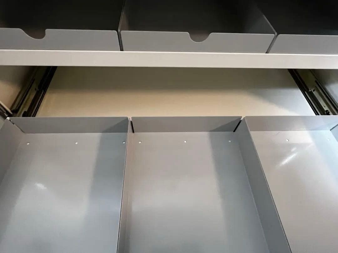 【定価48万→ 本日限32%オフ】USM キャビネット4段(3段目内部2段)