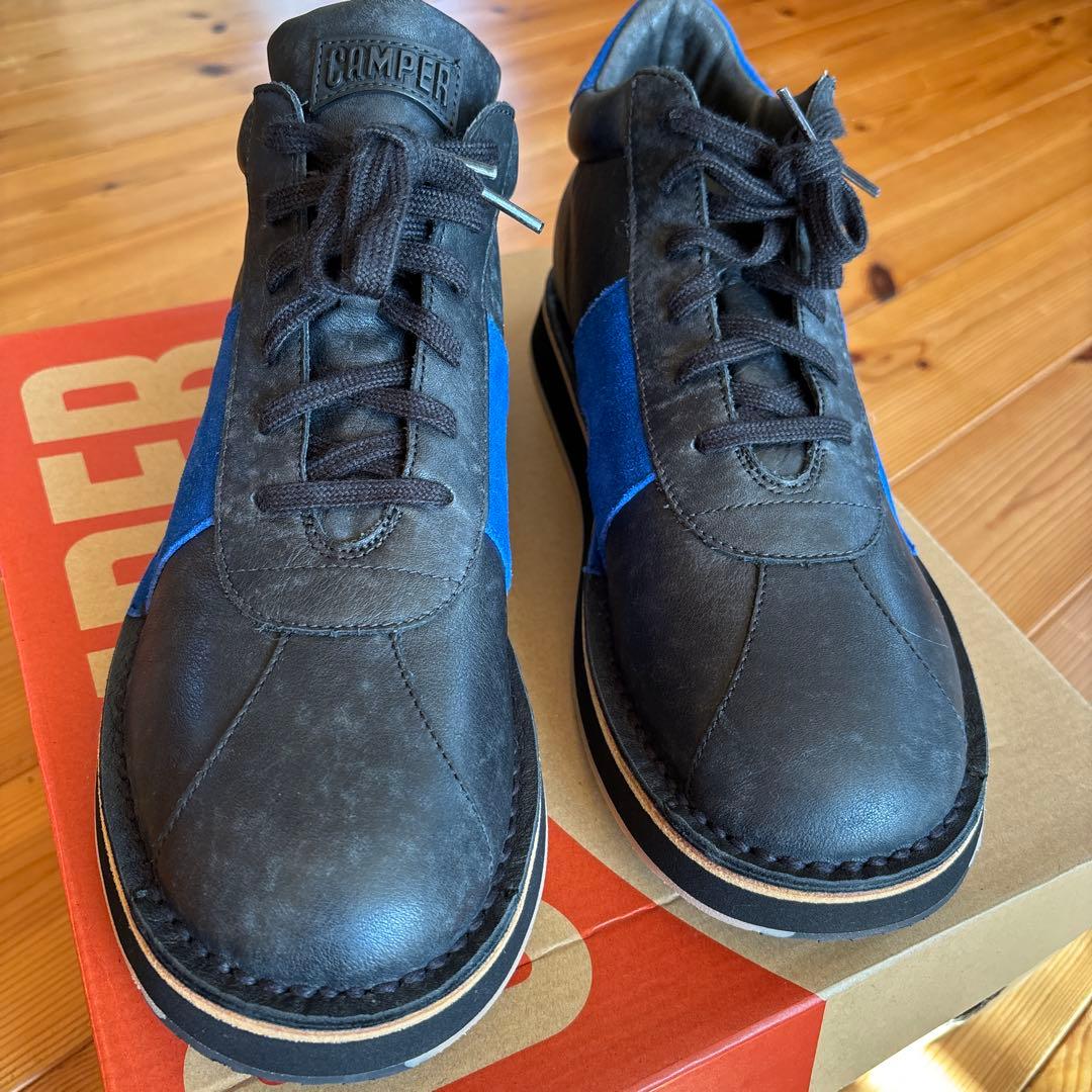 値下げしました！　黒と青のカジュアルシューズ