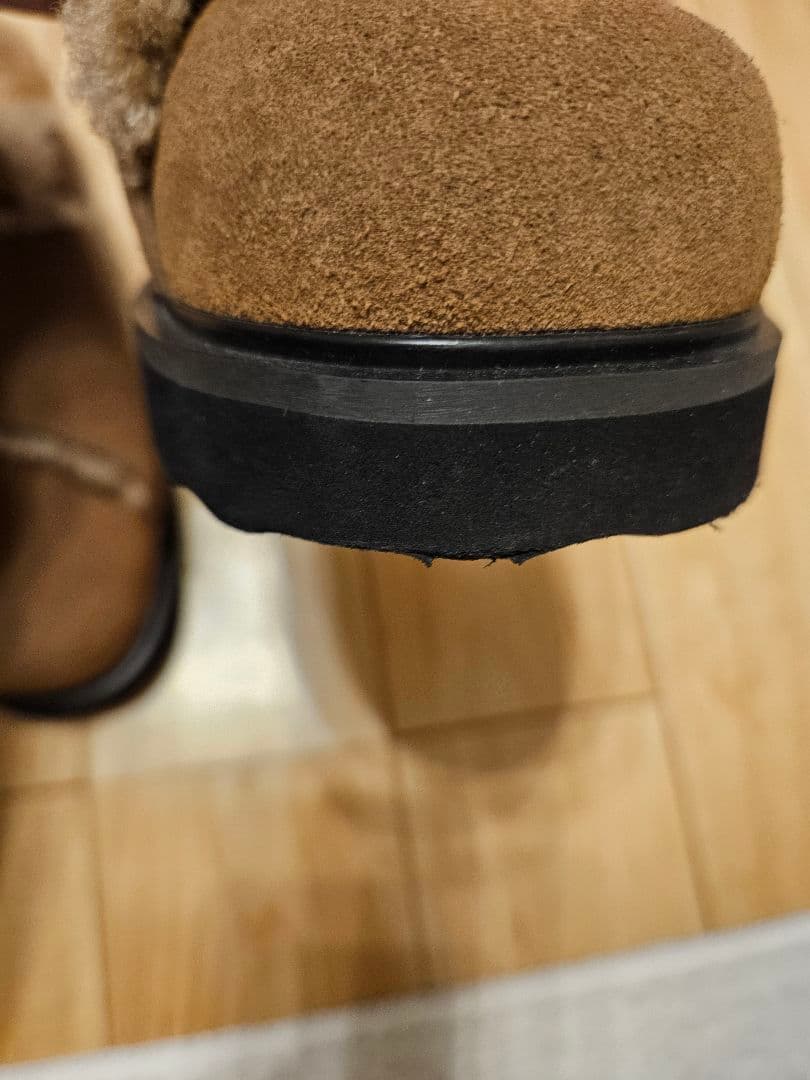 ブラウンファー付きスエードサボ　クロッグ