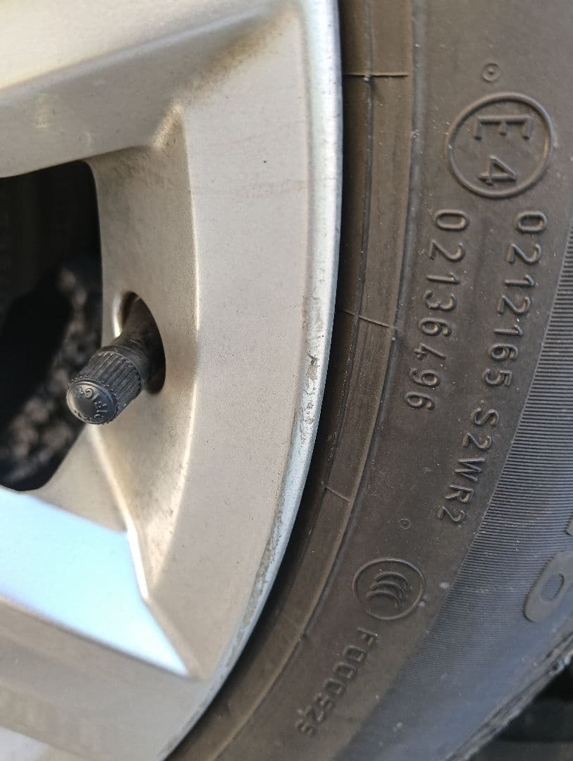 フォルクスワーゲン　ホイール付きスタッドレスタイヤ4本 送料込