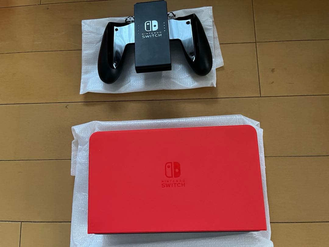 Nintendo Switch マリオレッド 美品
