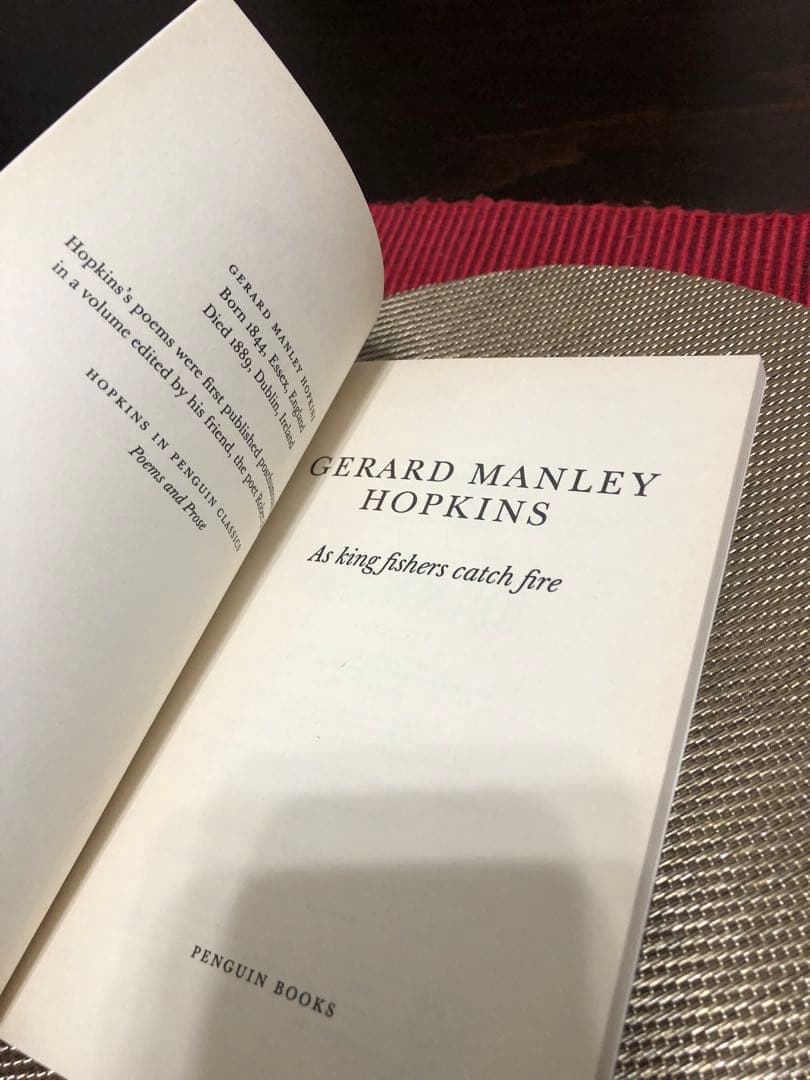 希少　As kingfishers catch fire