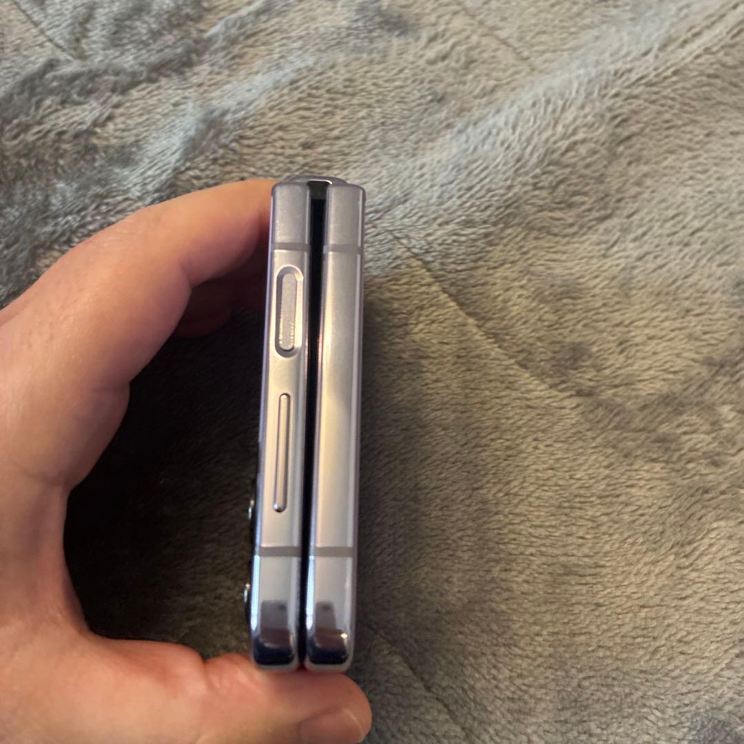 docomo Galaxy Z Flip4 本体　ジャンク