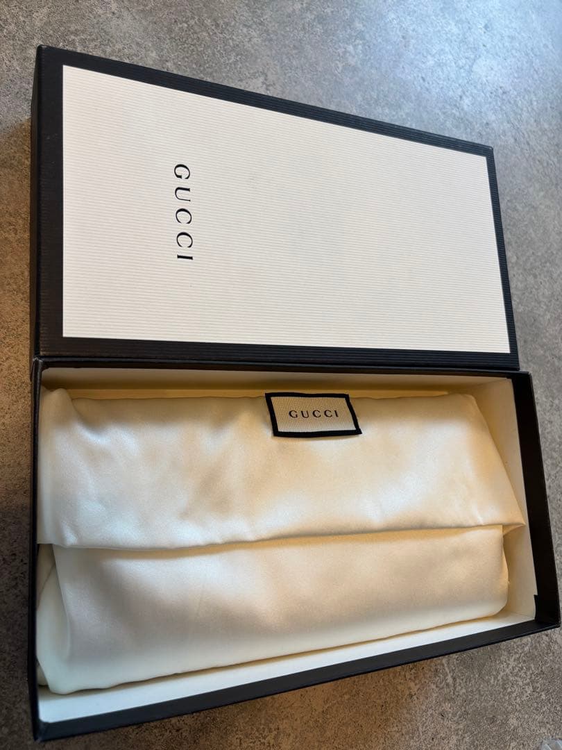 GUCCI 長財布 箱付き ピンク リボン