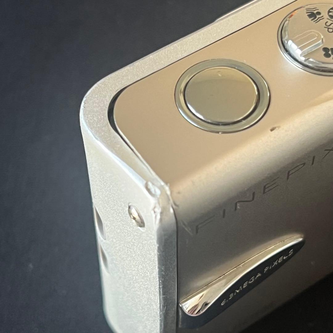 FUJIFILM finepix F30 コンデジ