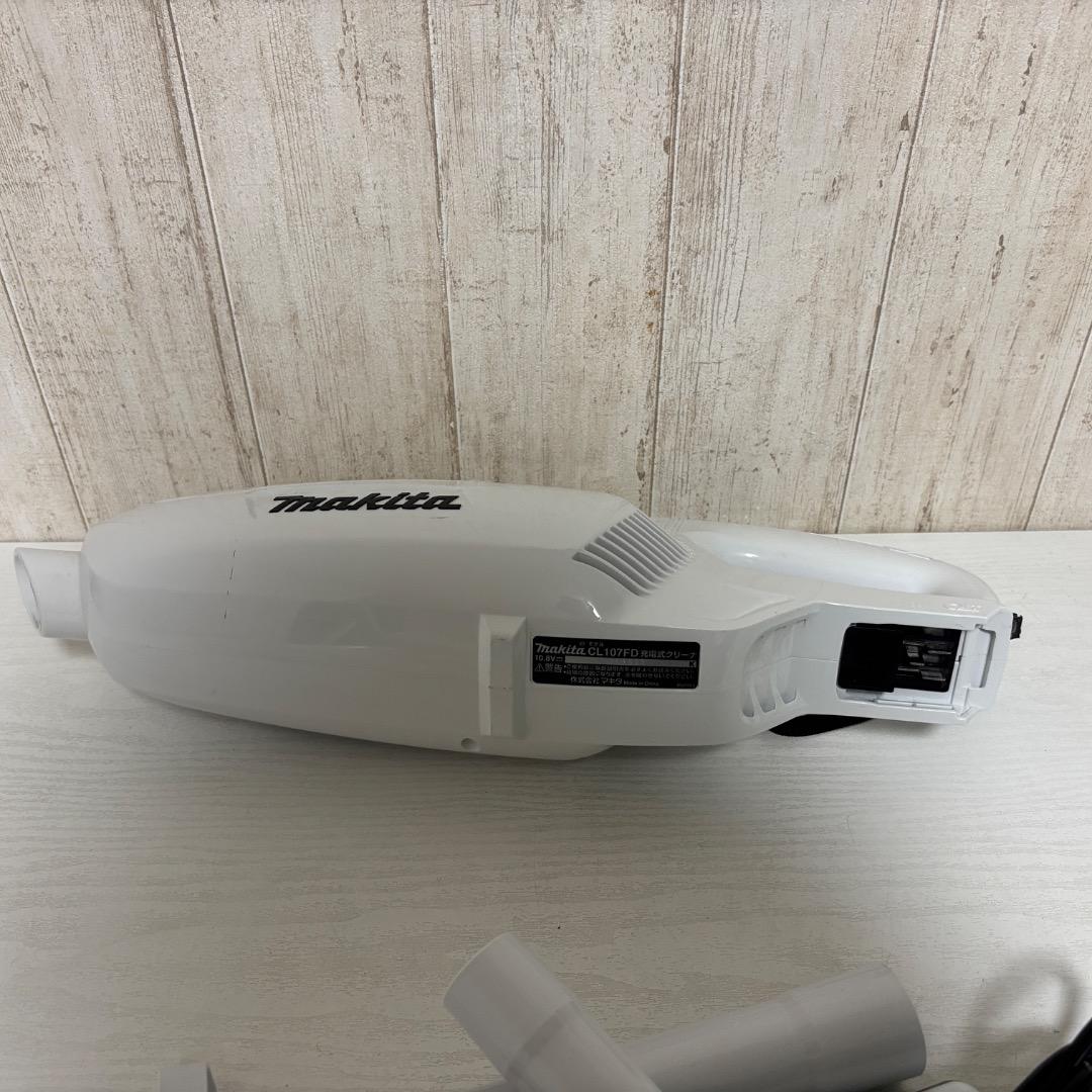 Makita CL107FD 充電式クリーナー 紙パック付き