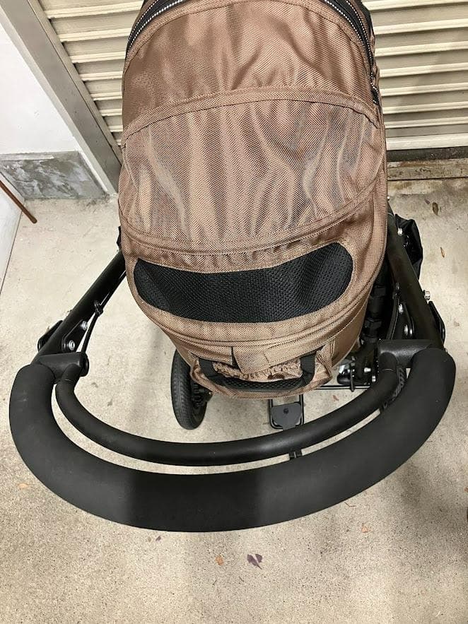AirBuggy　ペットカート　ブラックホイールフレーム　3輪　ブラウン