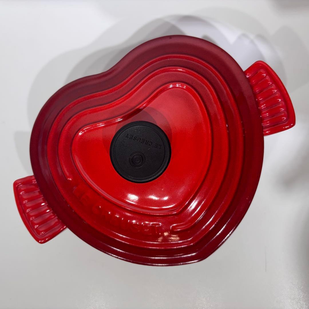 最終値下げ！新品・未使用品！LE CREUSET ハート型 両手鍋 レッド