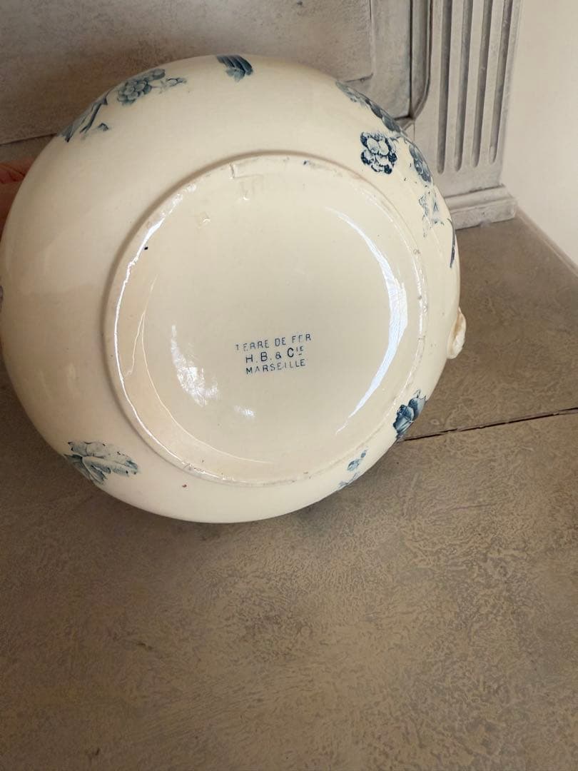 クレイユモントローマルセイユ青い小鳥と草花ベリー柄の陶器ピシェピッチャー