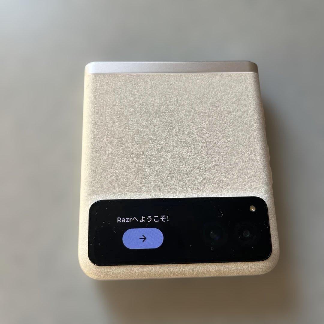 R*o様 motorola razr 40s 256GB ホワイト