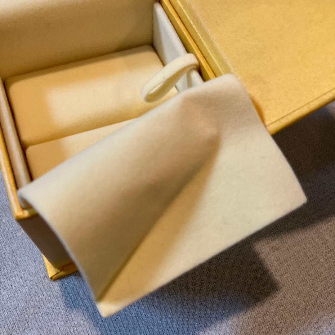 【保証書・箱・リボン付き】FENDI ピアス　オーロック