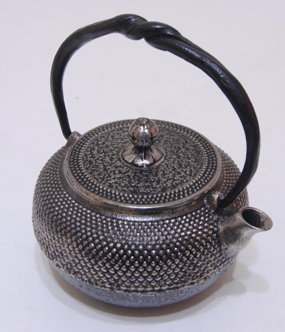 南部鉄器 ★ 岩鋳 ★ 清末 作 ★ 砂鉄 急須 茶道具 鉄瓶