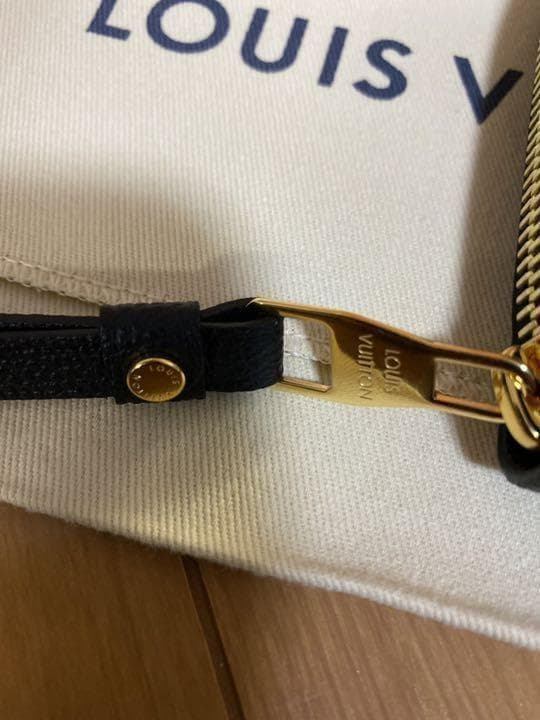 モノグラムバイカラー　ジッピーウォレット