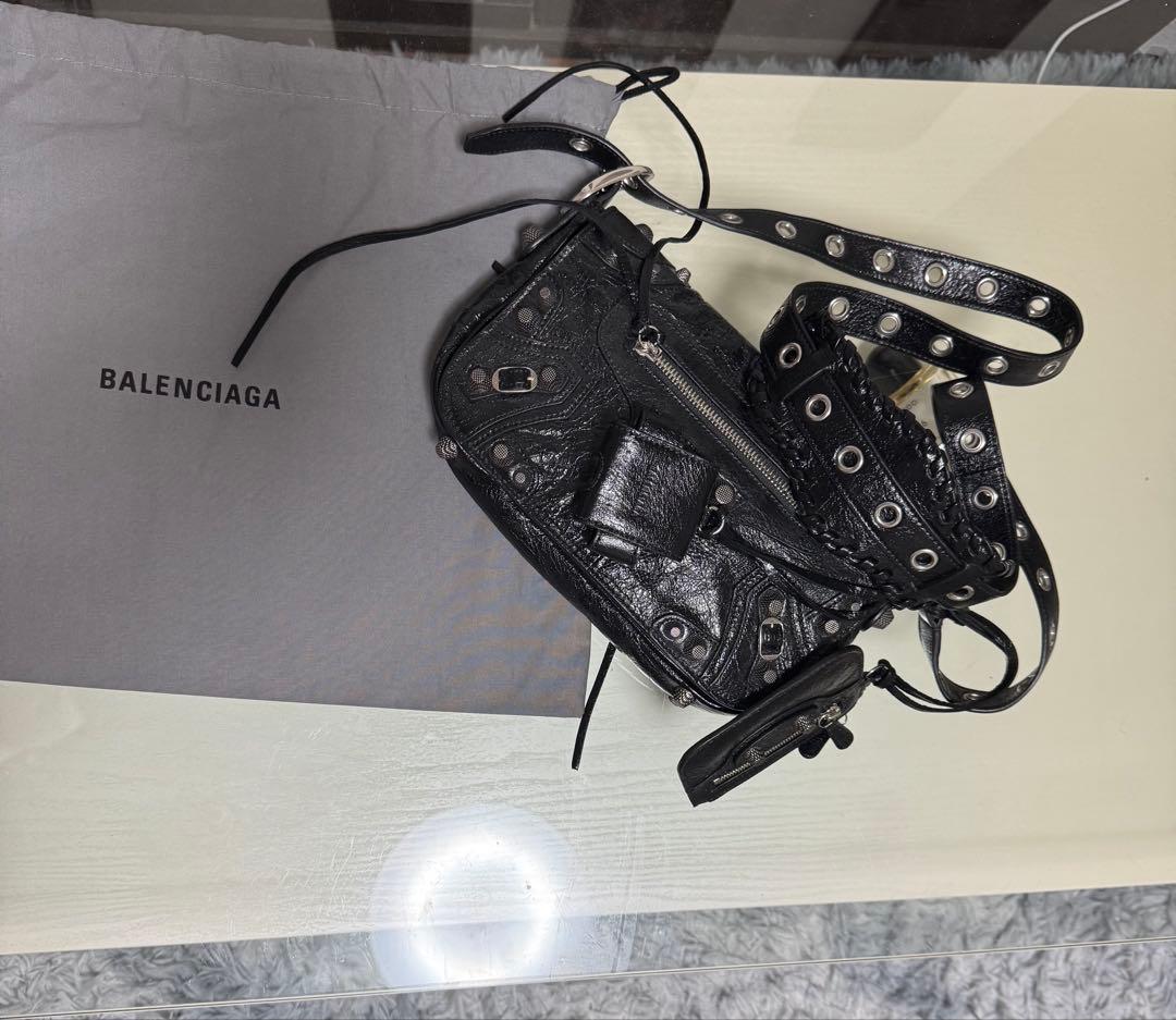 BALENCIAGA le cagole XS フラップバッグ　布袋付き