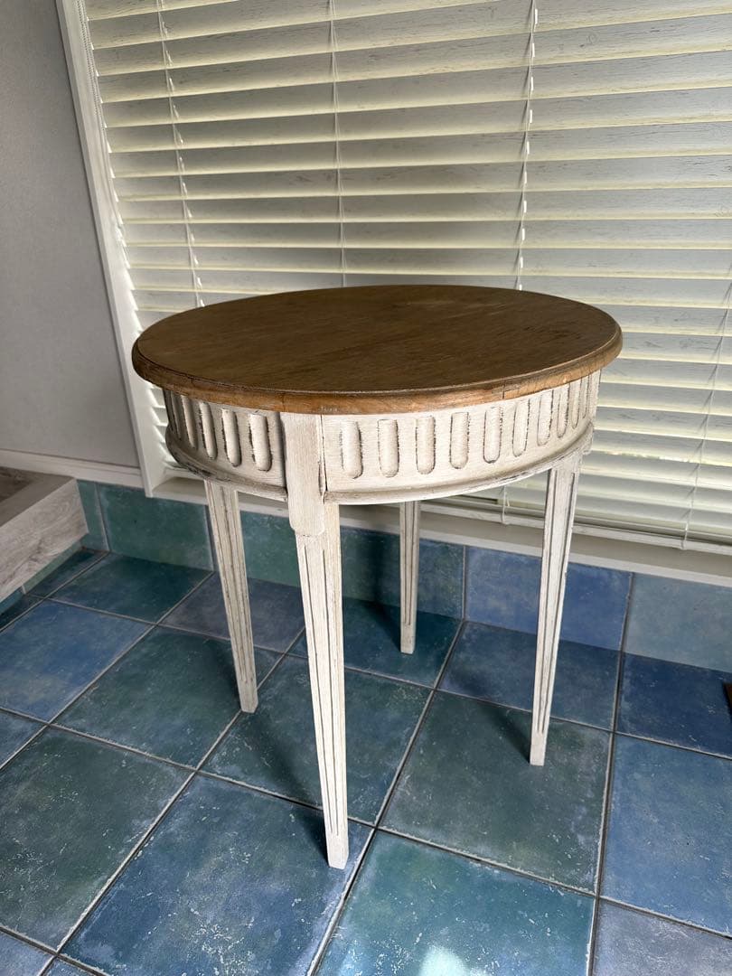 ブランドジュリエ　Adaleya ラウンドサイドテーブル