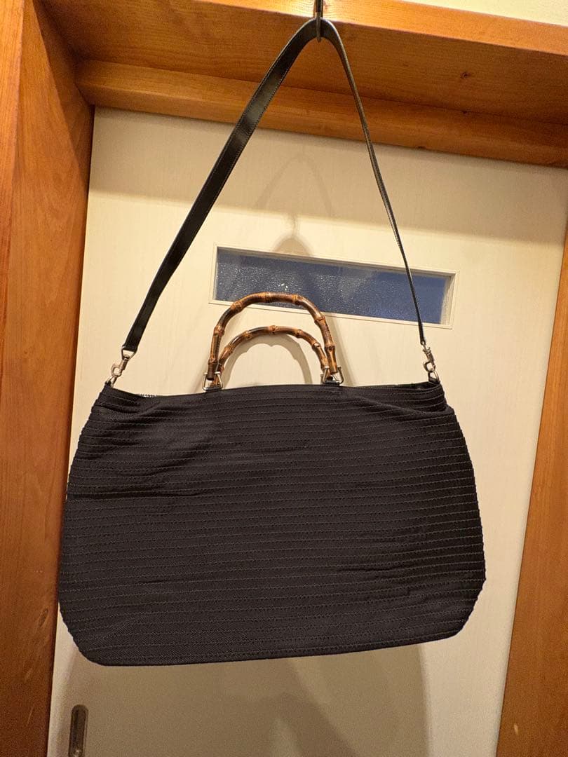 GUCCI ブラック ハンドバッグ バンブーハンドル