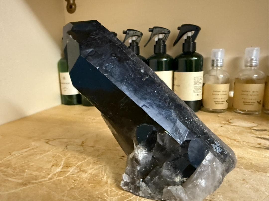 黒水晶　モリオン　原石　1493ｇ