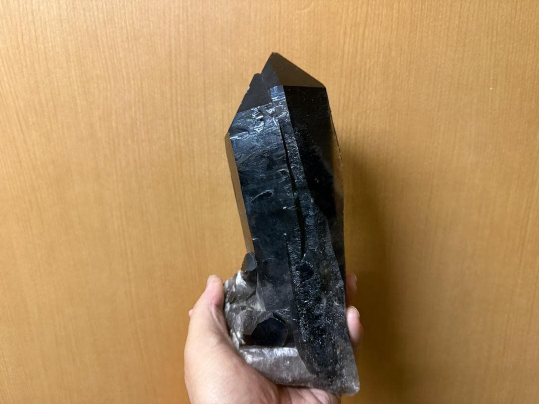 黒水晶　モリオン　原石　1493ｇ