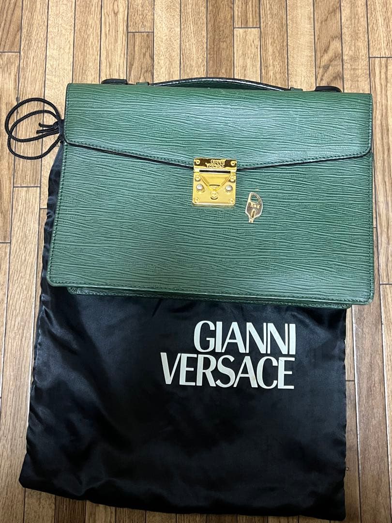 マツダ家　ベルサーチ　セカンドバック　付属鍵あり袋付き