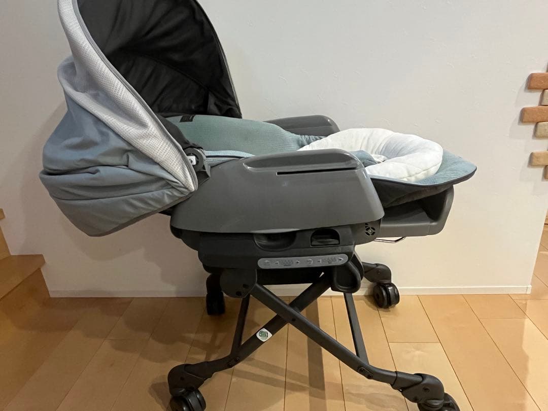 小*玉様 combi ネムリラ 電動ハイローチェア