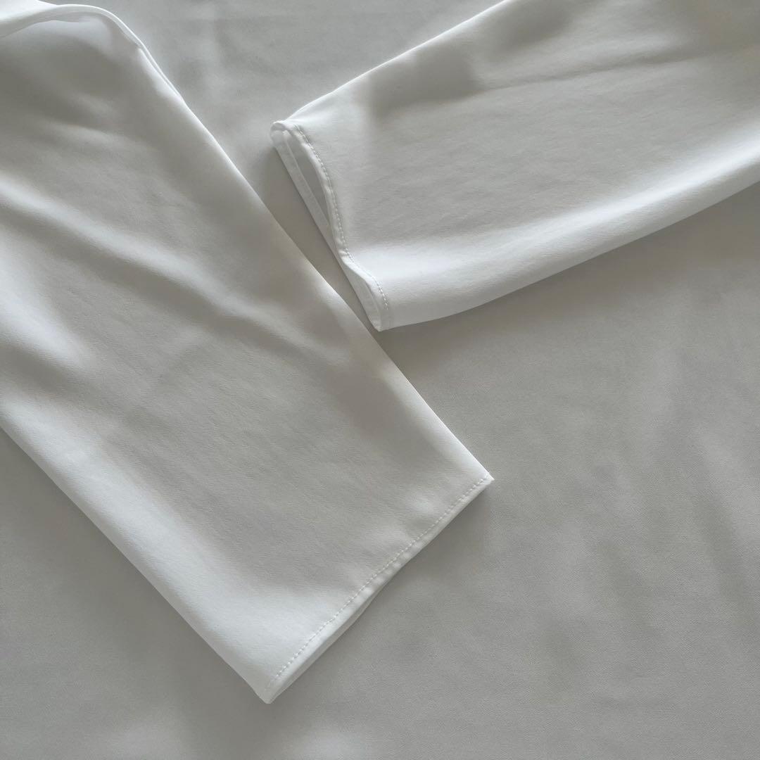 ガリャルダガランテ　ラウンドブラウスTシャツ　ホワイト　長袖　ロンT万能インナー