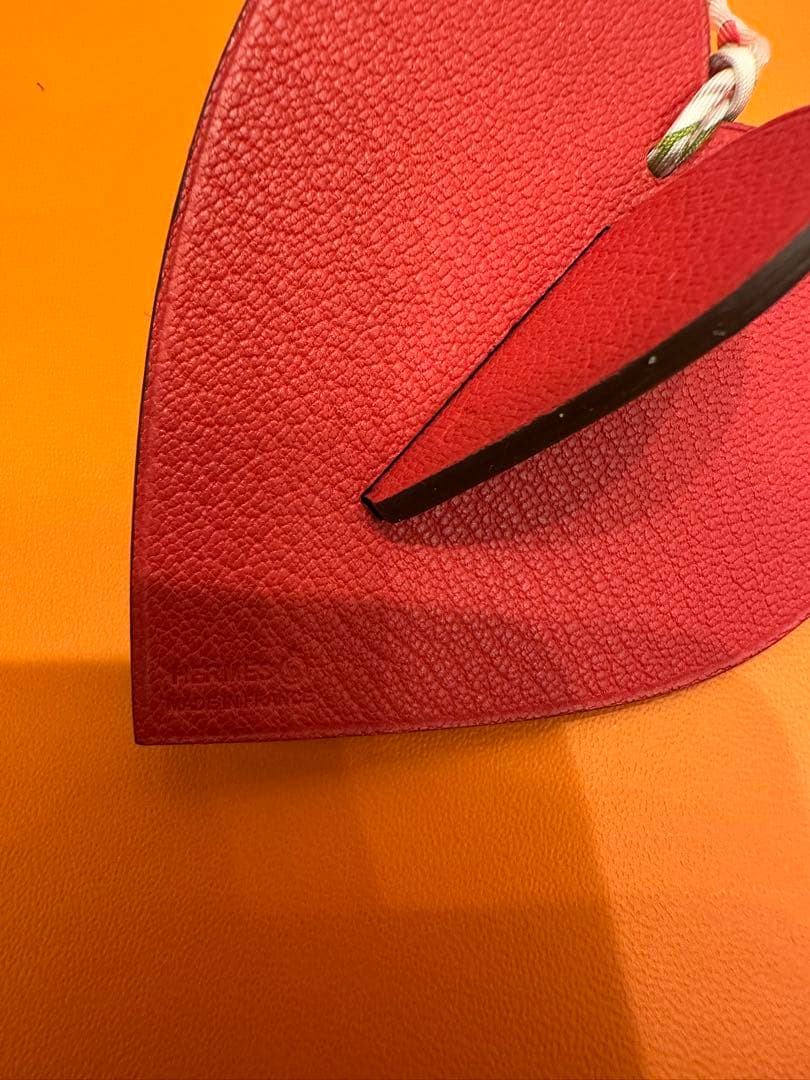 HERMES ハート型チャーム ブラウン レッド プティアッシュ　レア　美品