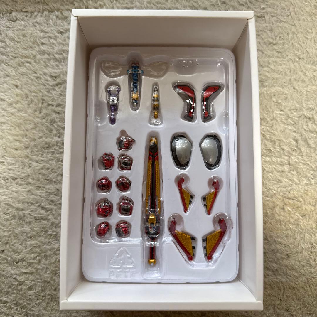 S.H.Figuarts 真骨彫製法仮面ライダーカブト ハイパーフォーム【初版】