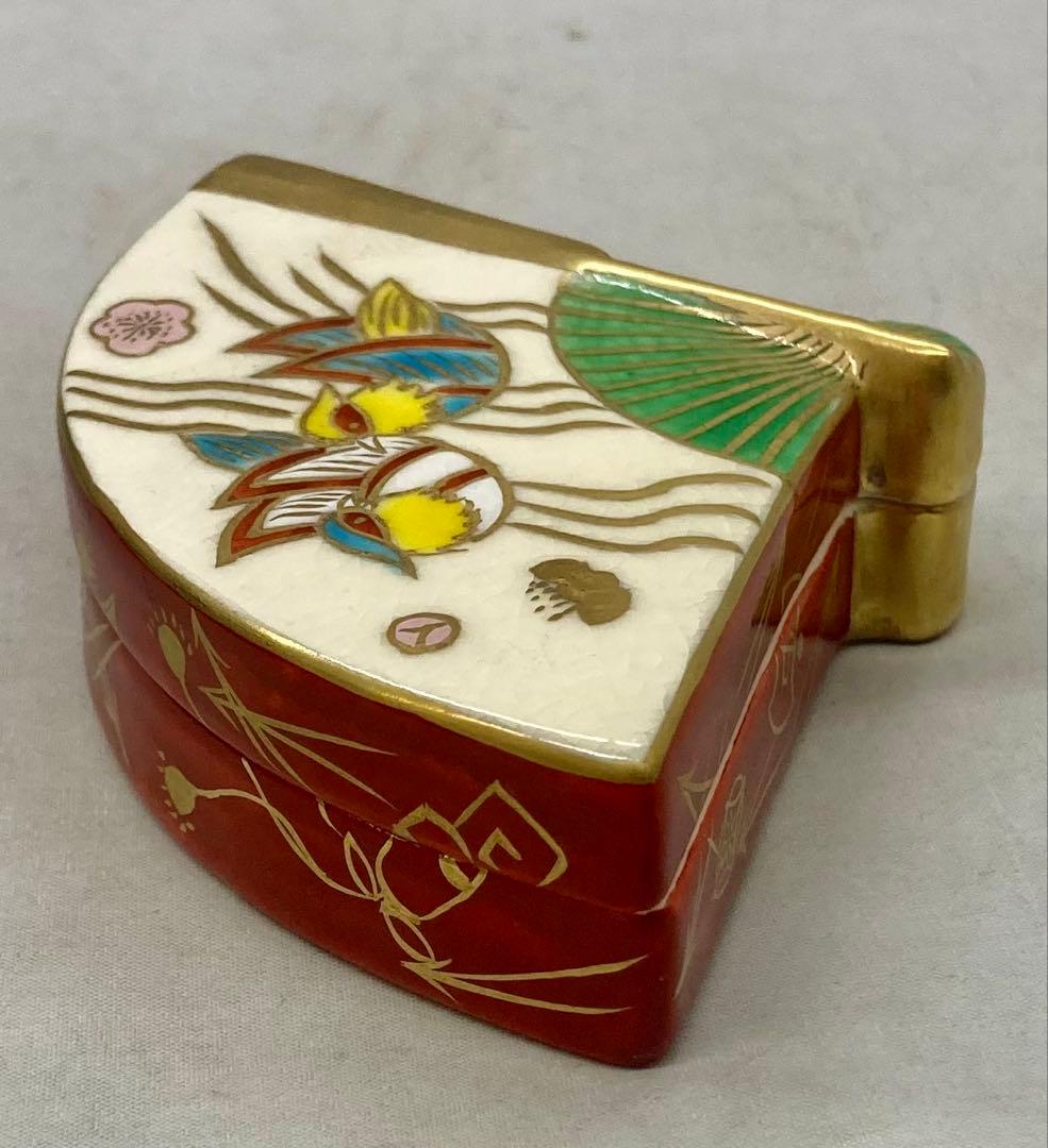 B565s 「開扇文 香合」橋本永豊造　共箱　鴛鴦　花散し　香道具　茶道具