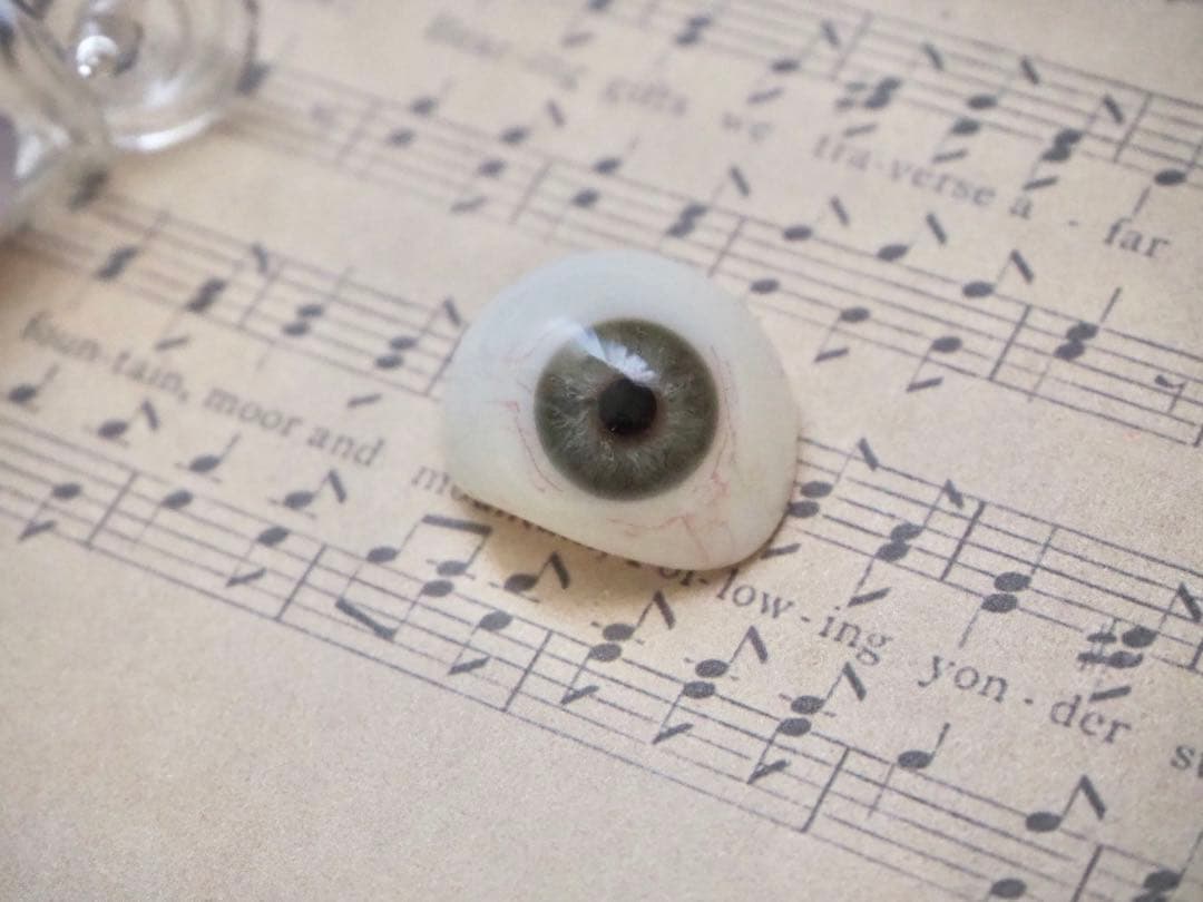 ドイツのヴィンテージ義眼 グレー【N4】