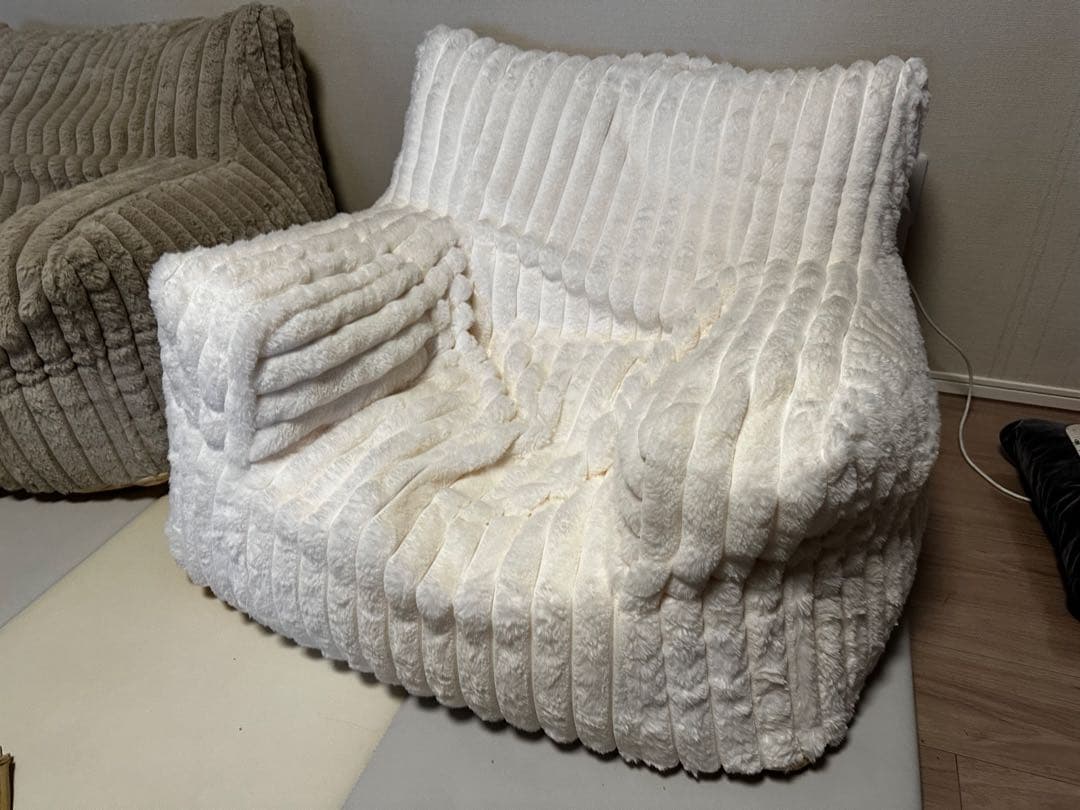 新品未使用　NERUS 正規品 ふわとろクッション ビーズクッション　2個セット