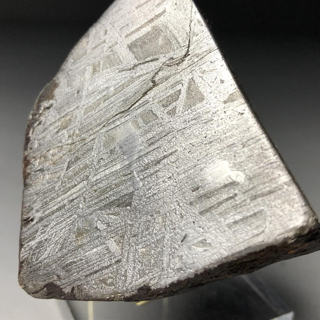 アルタイ隕石 鉄隕石　外皮付き隕石　エンドカット　原石　重さ約553ｇ