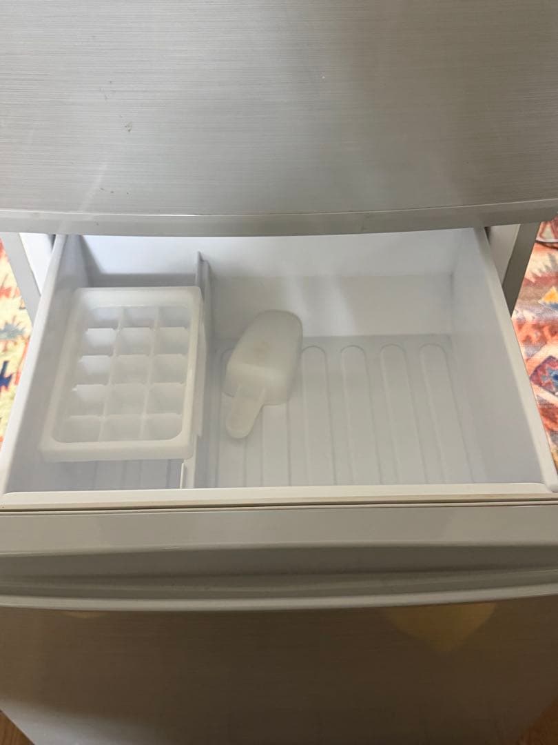 【床マット付き】シルバー冷蔵庫 2段棚