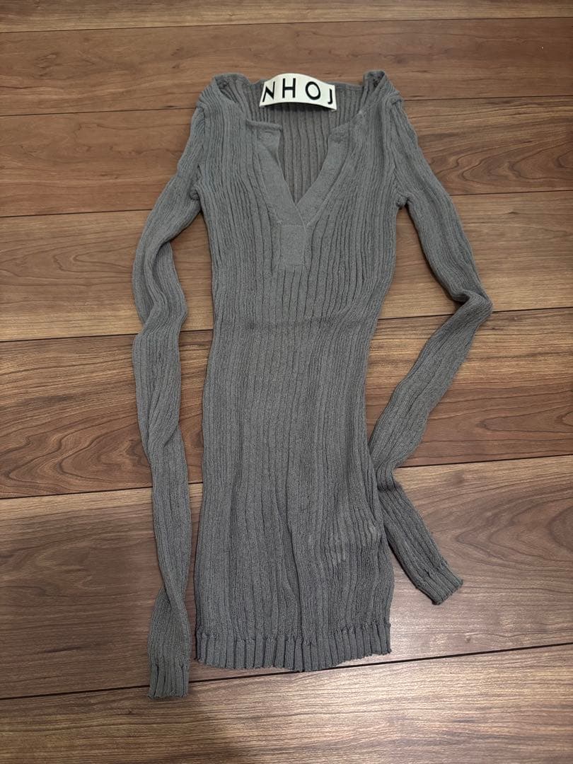 トップス JOHN Grey Knit Slash Long Sleeve Top