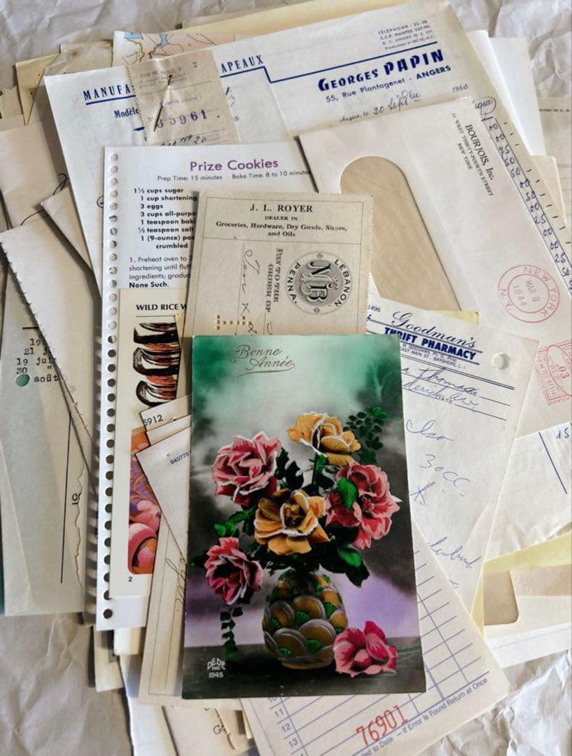 ★ 断捨離！紙もの詰め込みBOX ★ 80サイズ　海外 ヴィンテージ 紙もの