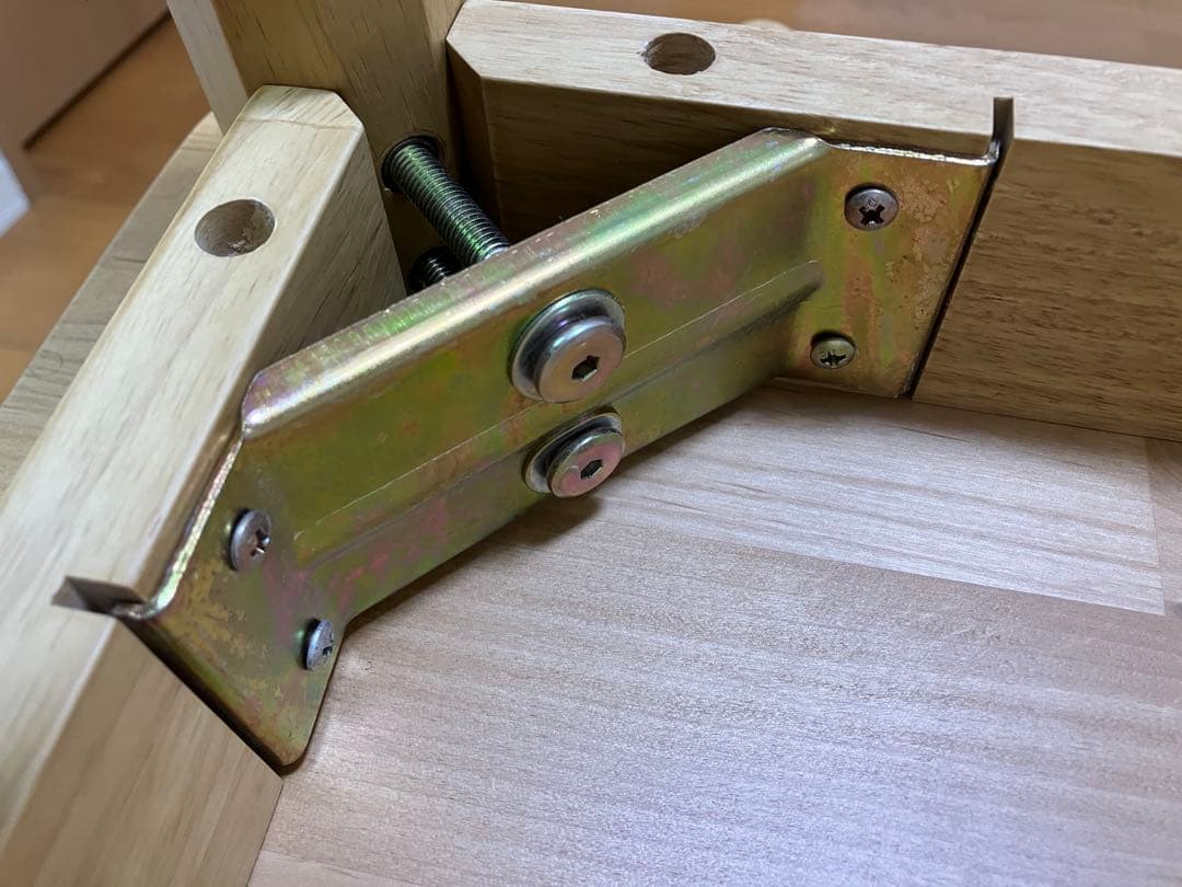 期間限定値下げ　食卓テーブル 天然木　1300 × 800 × 700