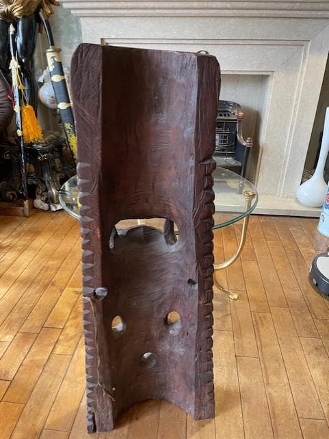 アジアンスタイルの木製彫刻