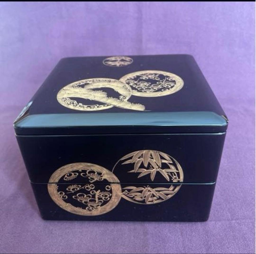 塗りのお重　二段重　天然木　漆塗り　沈金　　お正月　松竹梅