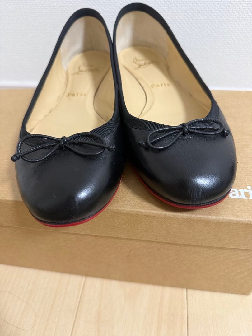 Christian Louboutin ブラック フラットシューズ