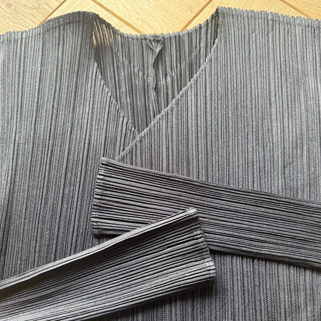 イッセイミヤケ【プリーツ プリーズ】ロングカーディガン／黒