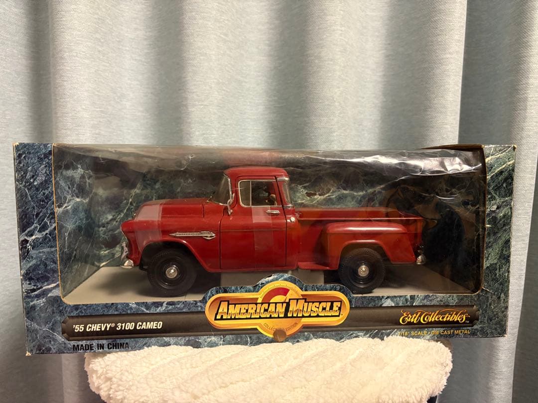 ERTL American Muscle シボレー 3100 カメオ ピック赤
