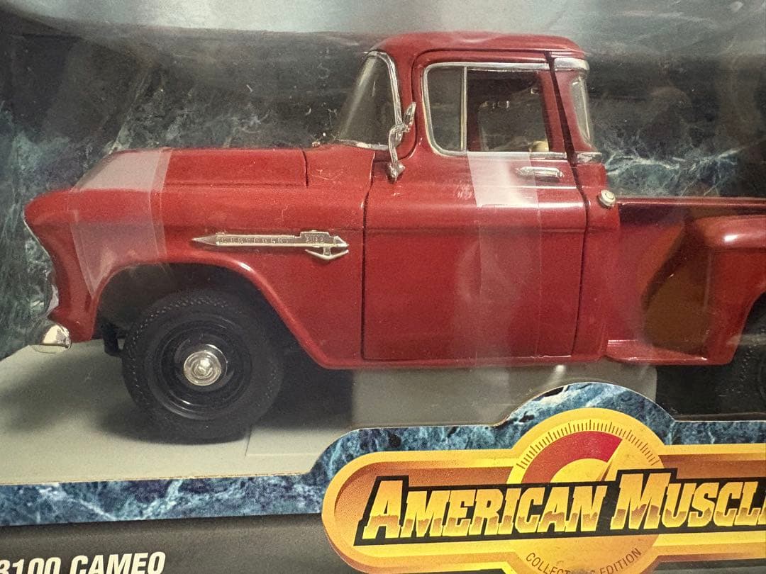ERTL American Muscle シボレー 3100 カメオ ピック赤